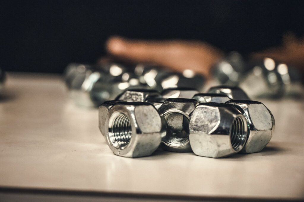 Heavy-Duty Lug Nut and Lock Set